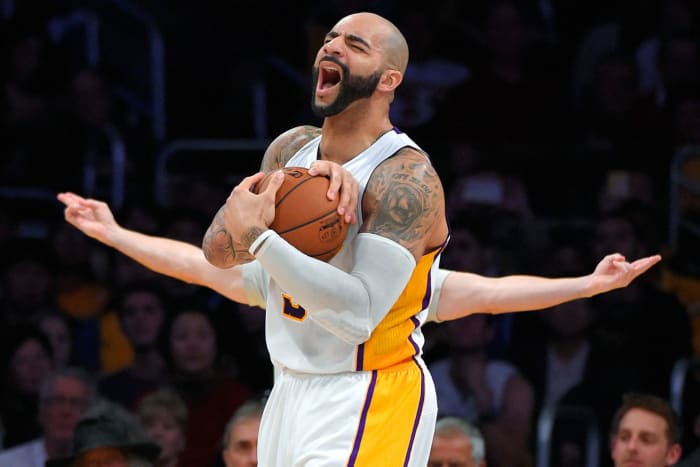 Carlos-Boozer-2015-0111-foul-face-react.jpg